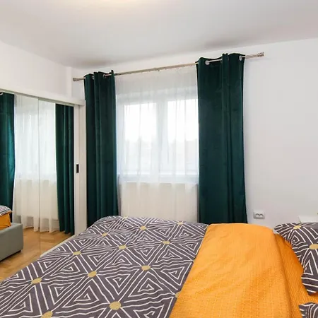 Center Sanctuary * 브라쇼브